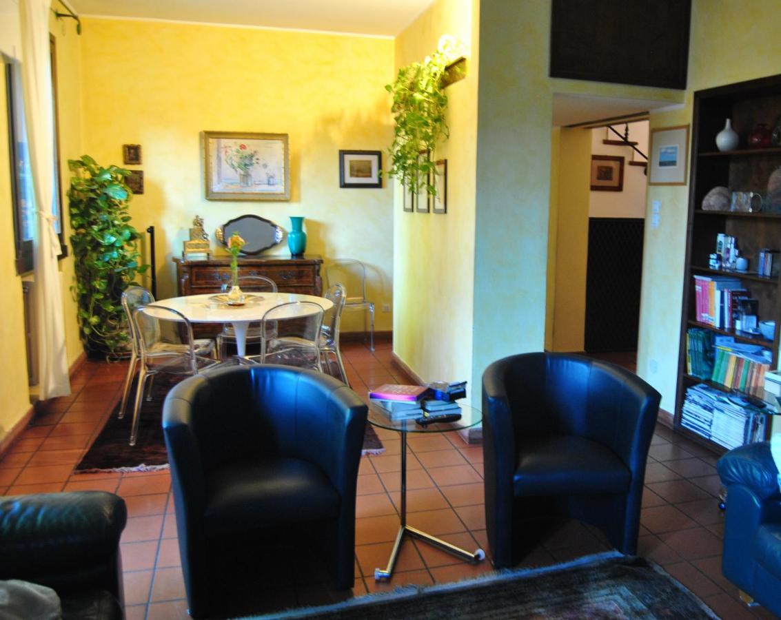 La Casa Di Marina Ferrara Exterior foto