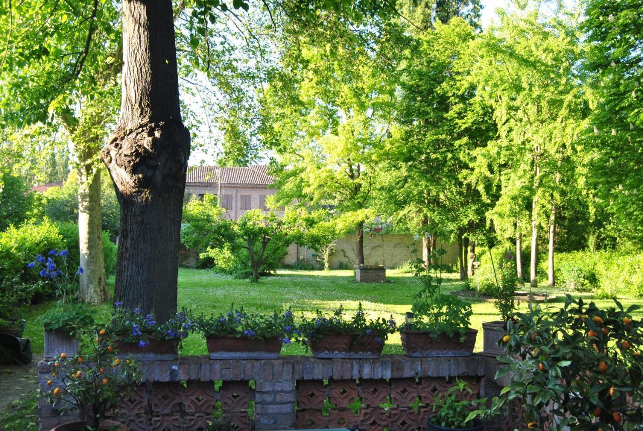 La Casa Di Marina Ferrara Exterior foto