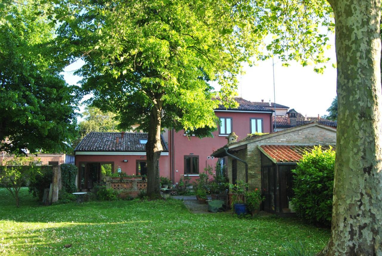 La Casa Di Marina Ferrara Exterior foto