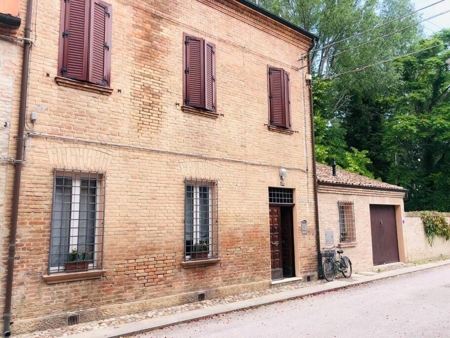 La Casa Di Marina Ferrara Exterior foto
